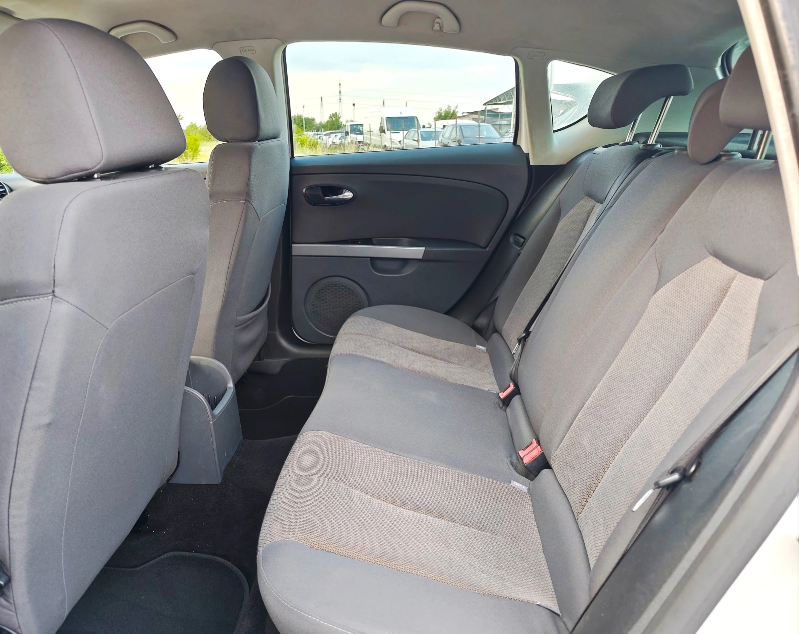 Seat Leon 1.6i 102ks BIFUEL - изображение 9