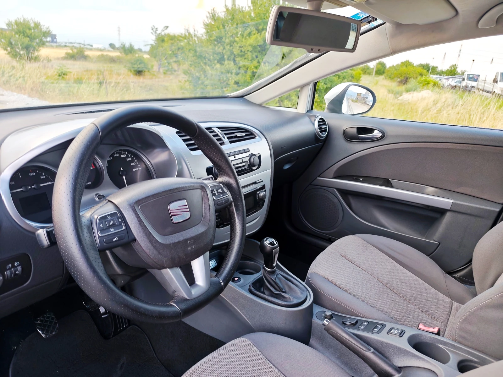 Seat Leon 1.6i 102ks BIFUEL - изображение 6