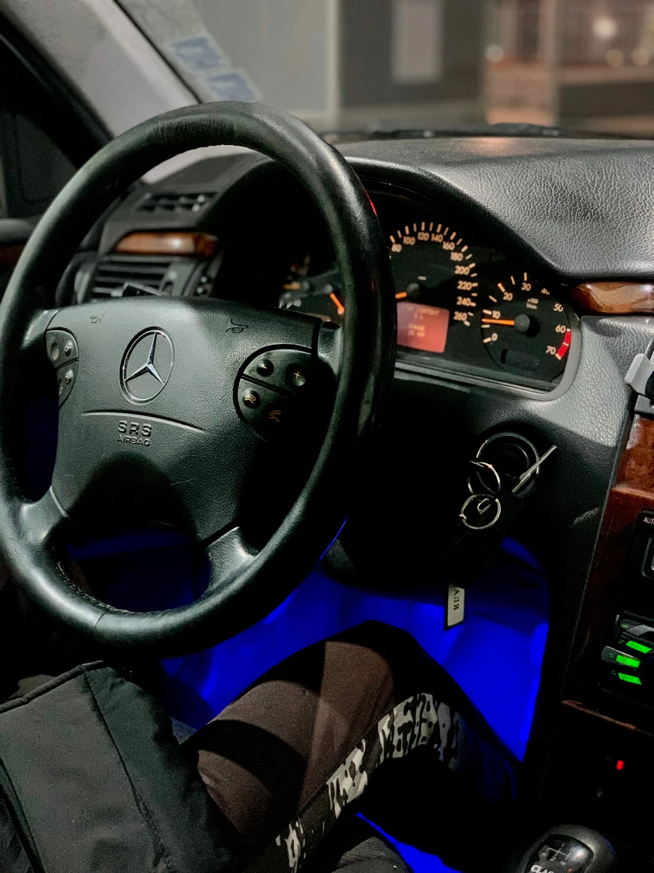 Mercedes-Benz E 200 Face-lift | Mobile.bg   4