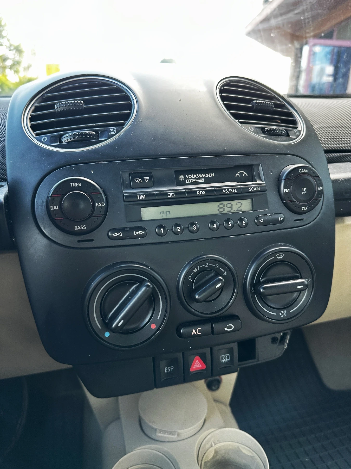 VW Beetle 1.9TDi КЛИМА - изображение 8