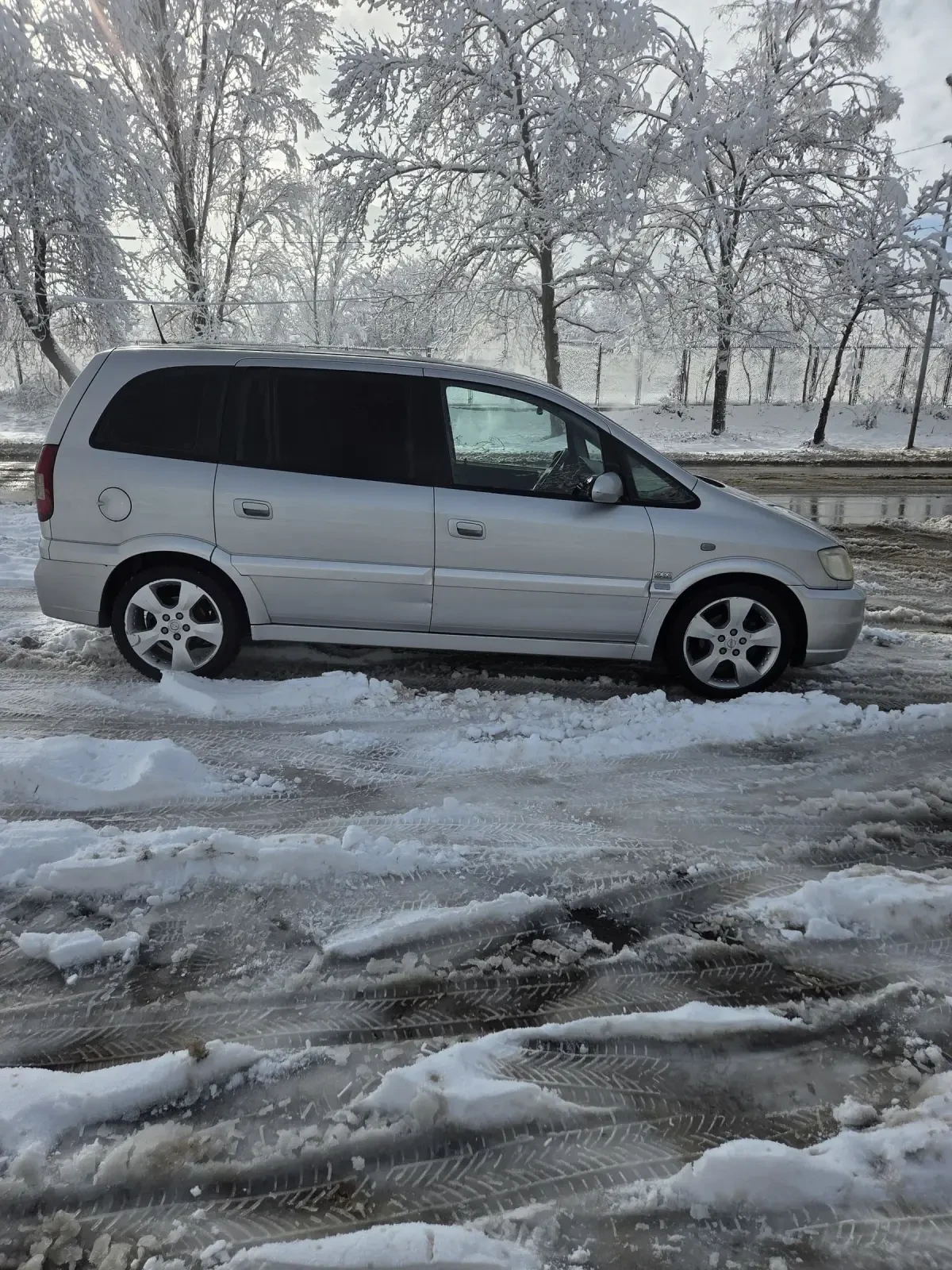 Opel Zafira 2.0 OPC LINE  - изображение 8