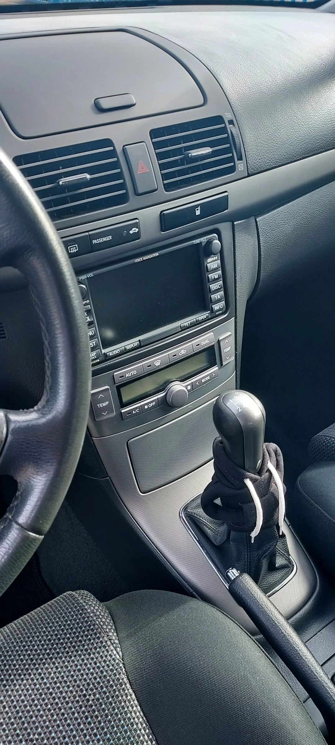 Toyota Avensis, снимка 8 - Автомобили и джипове - 53816997