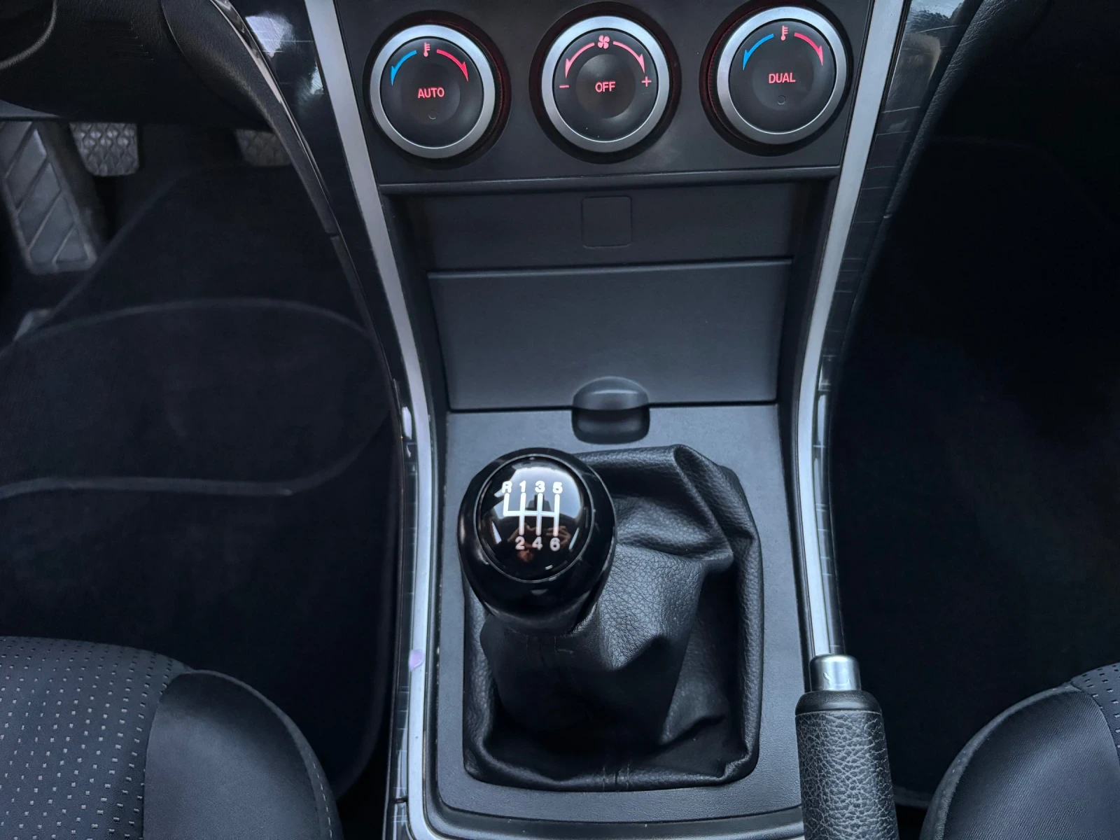 Mazda 6 2.0 i СЕДАН, снимка 12 - Автомобили и джипове - 53831401