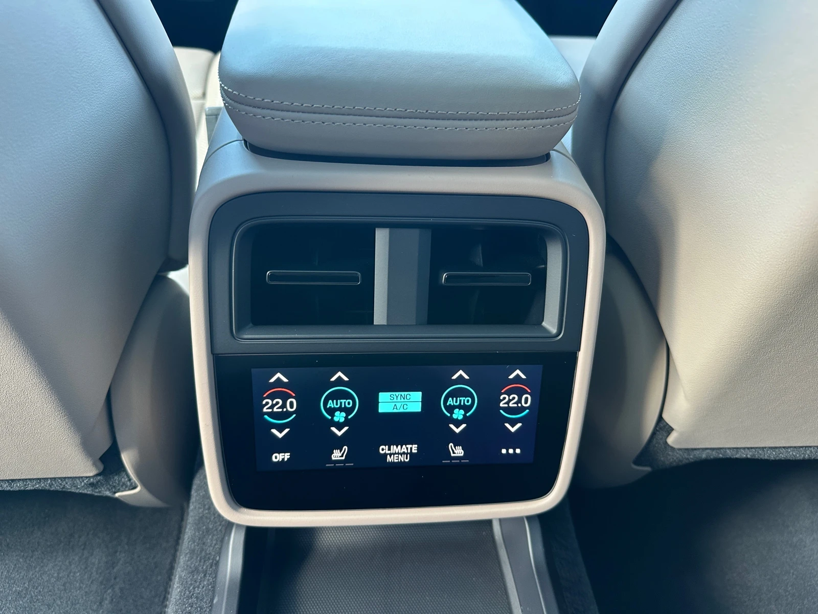 Porsche Taycan 4s обдухване завиваща ос BOSE, снимка 16 - Автомобили и джипове - 53950206