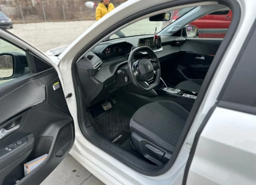 Peugeot 208 e 208, снимка 5 - Автомобили и джипове - 54085630