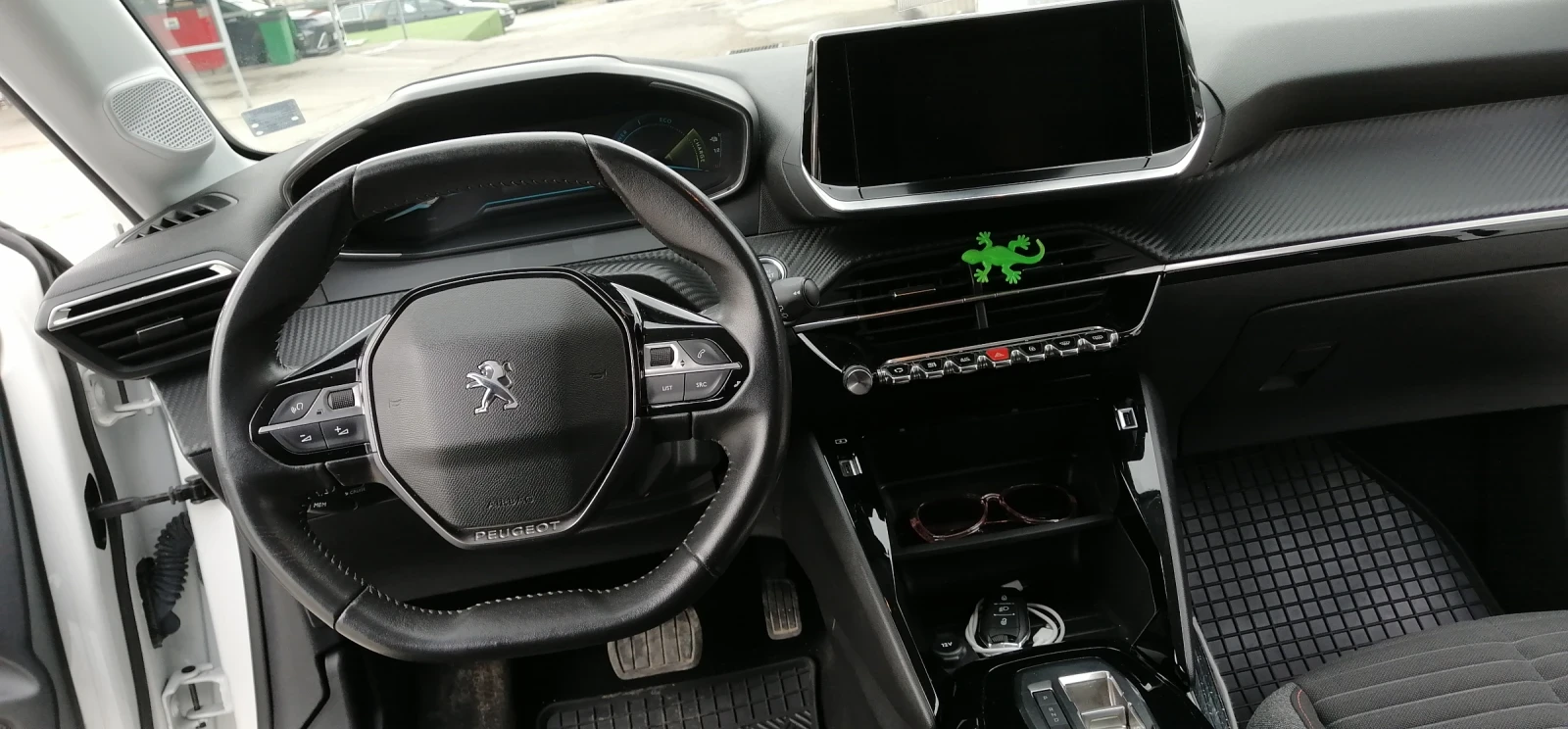Peugeot 208 e 208, снимка 11 - Автомобили и джипове - 54085630