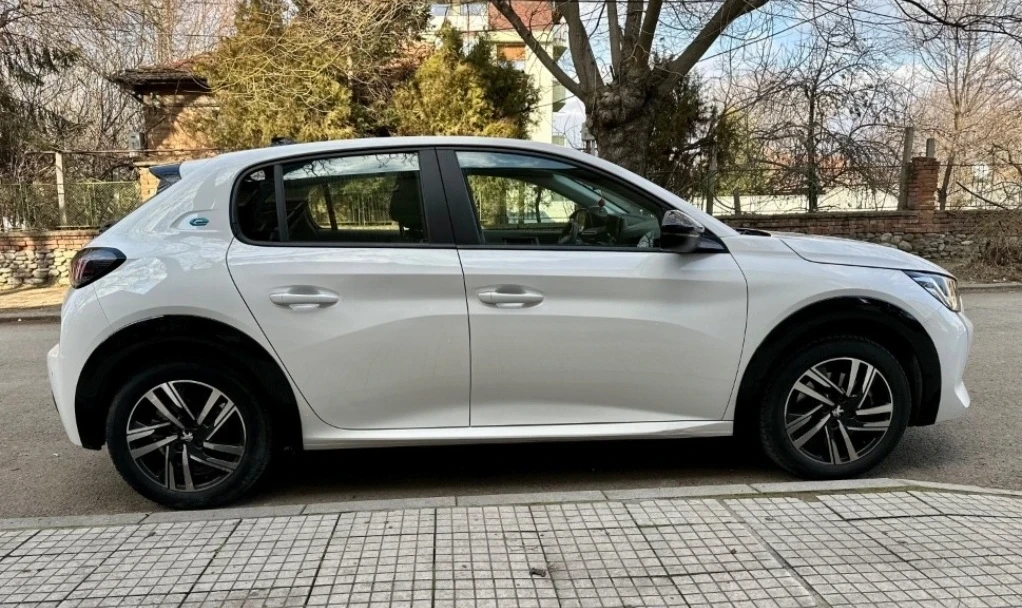 Peugeot 208 e 208, снимка 9 - Автомобили и джипове - 54085630