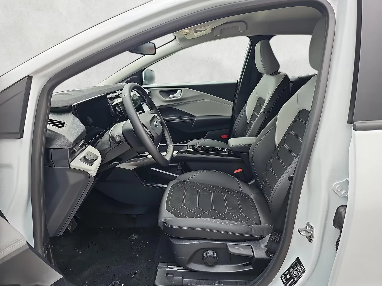 Ford Puma Gen-E PREMIUM 20km Matrix Winter-Pack Keyless B/O, снимка 9 - Автомобили и джипове - 54112697