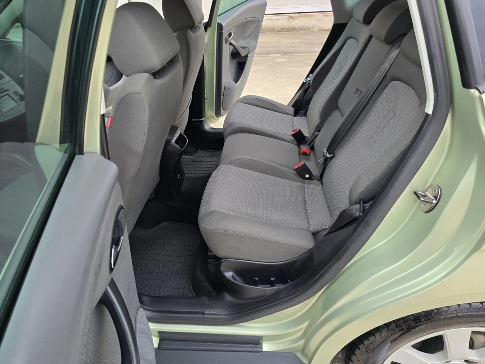 Seat Altea 1.9TDI, снимка 8 - Автомобили и джипове - 54263357