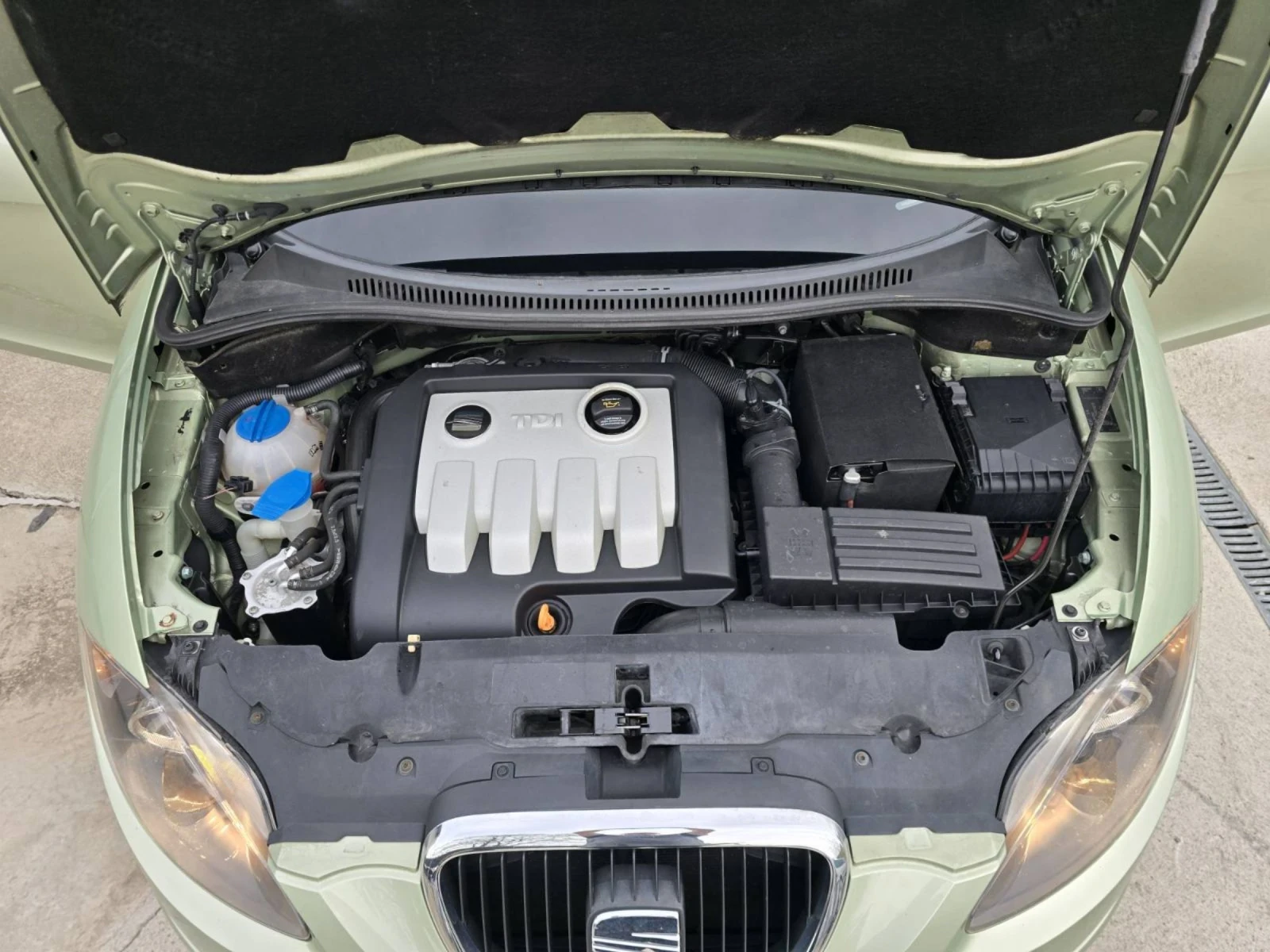 Seat Altea 1.9TDI, снимка 15 - Автомобили и джипове - 54263357