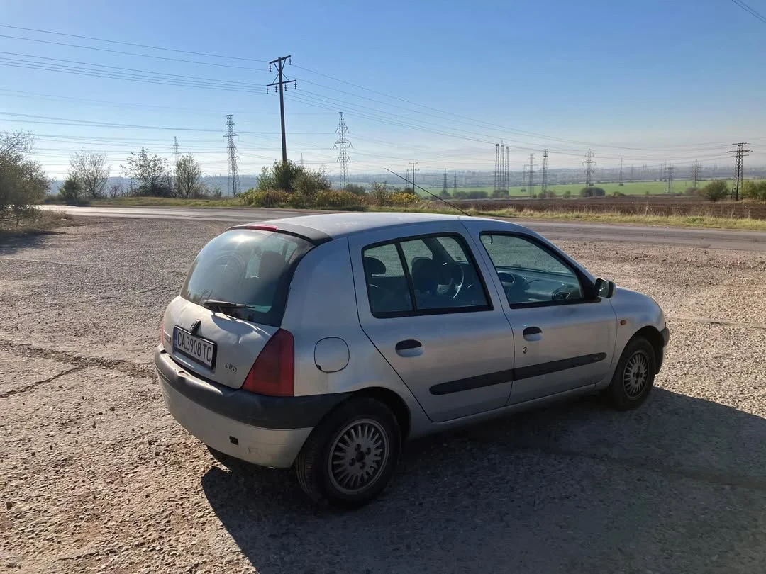 Renault Clio, снимка 3 - Автомобили и джипове - 54280593