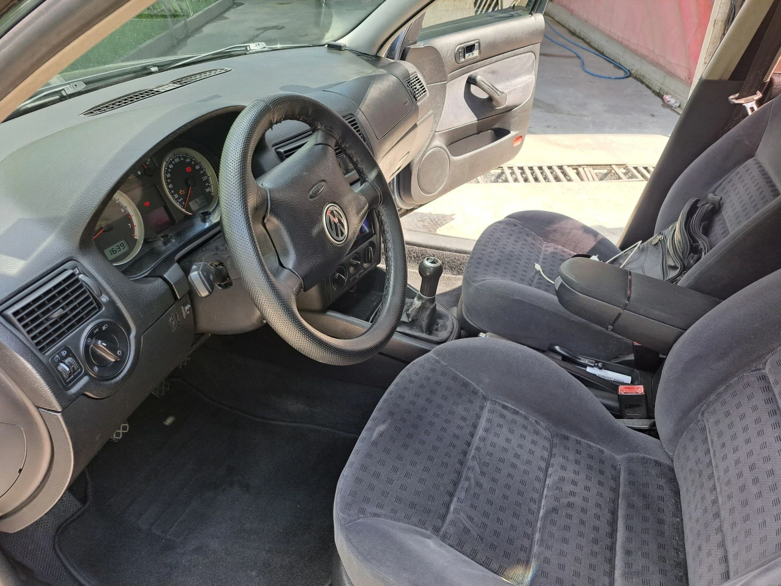 VW Golf 2.0  бензин 115 коня 4х4, снимка 11 - Автомобили и джипове - 54598052