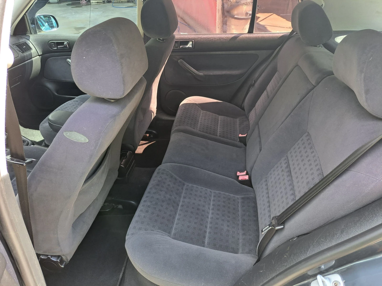 VW Golf 2.0  бензин 115 коня 4х4, снимка 16 - Автомобили и джипове - 54598052