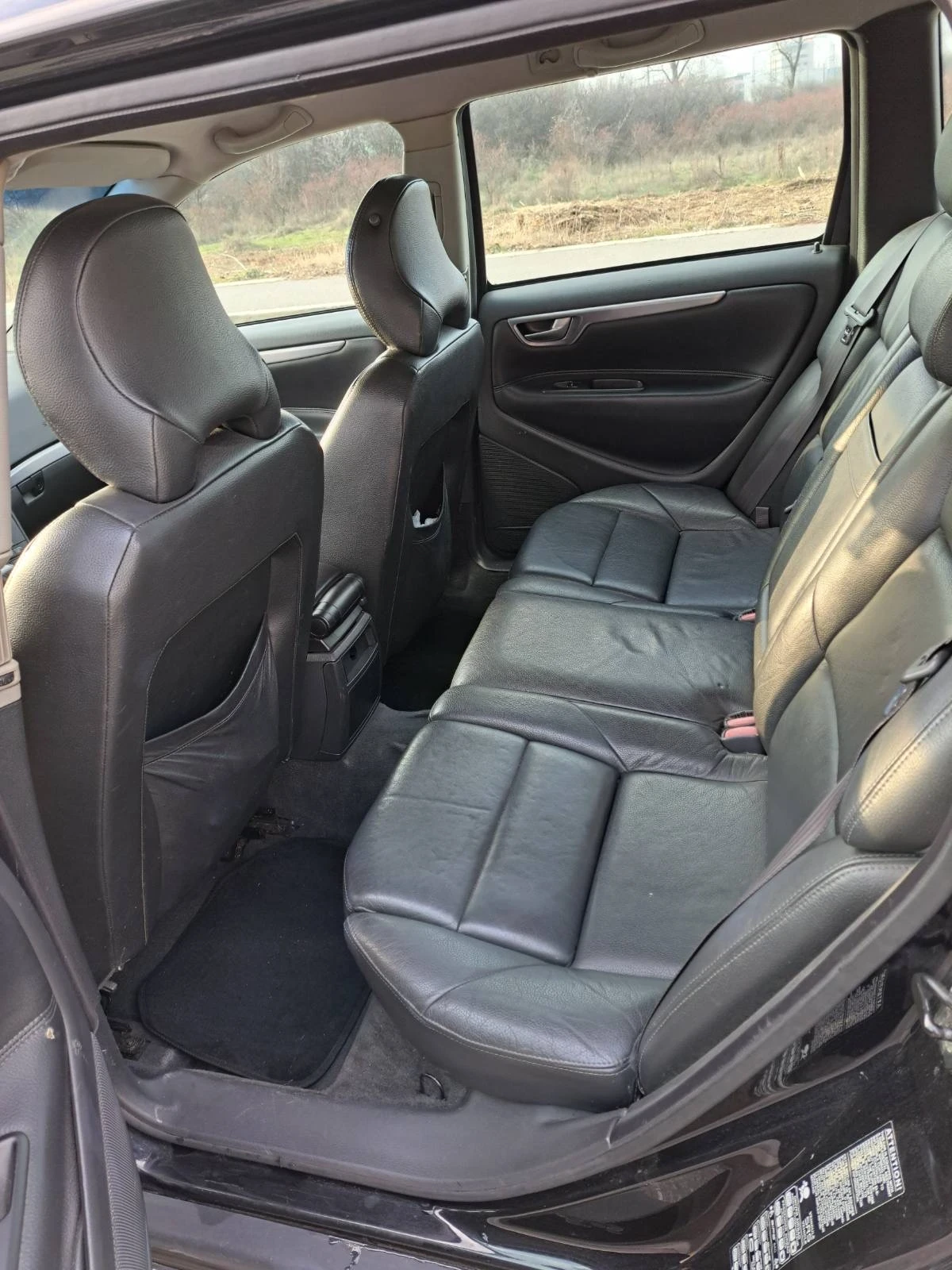 Volvo V70 2.4D5, снимка 7 - Автомобили и джипове - 54731817