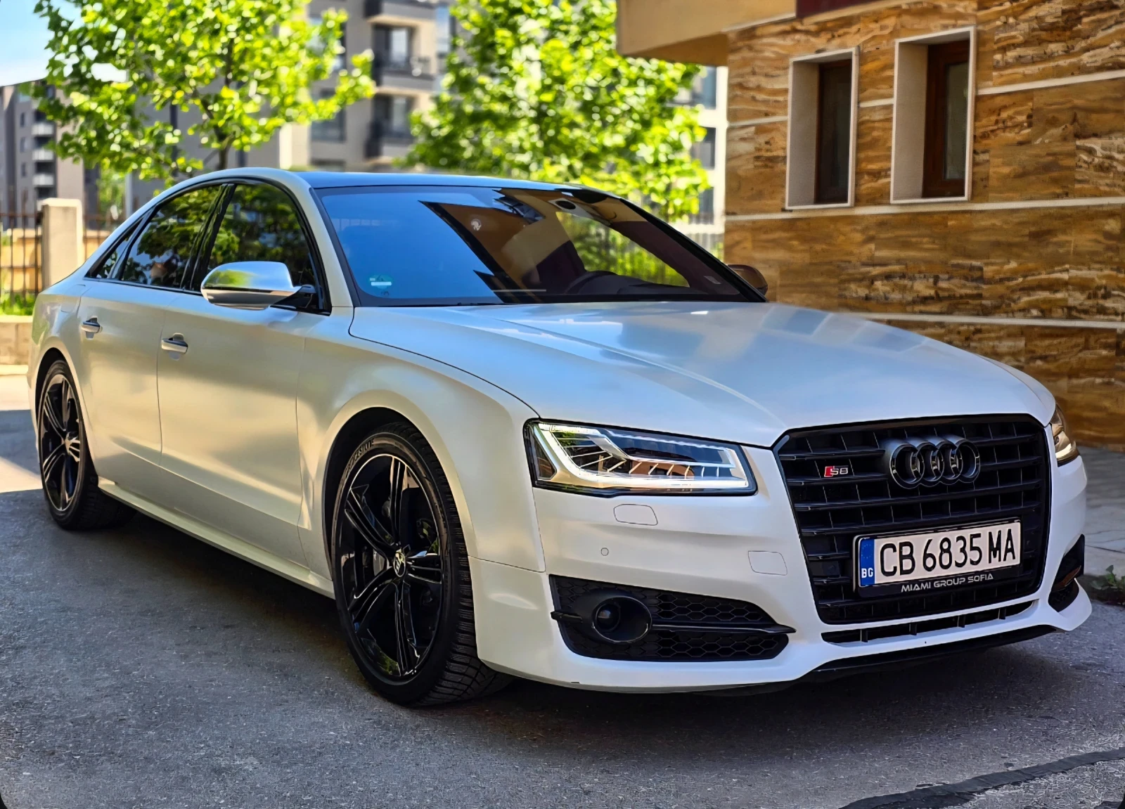 Audi S8 Plus Ceramic brakes Бял Сатен, снимка 3 - Автомобили и джипове - 54932549