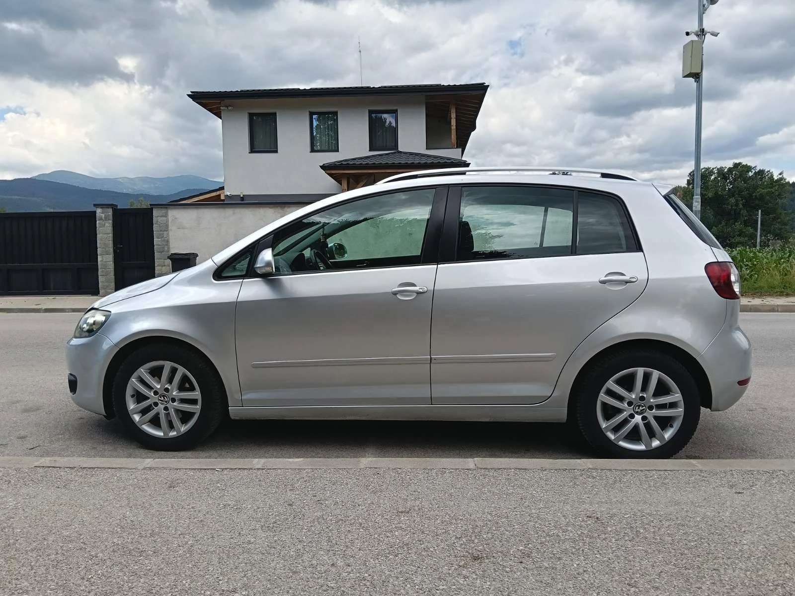 VW Golf Plus 1.6 LPG, снимка 3 - Автомобили и джипове - 55211379
