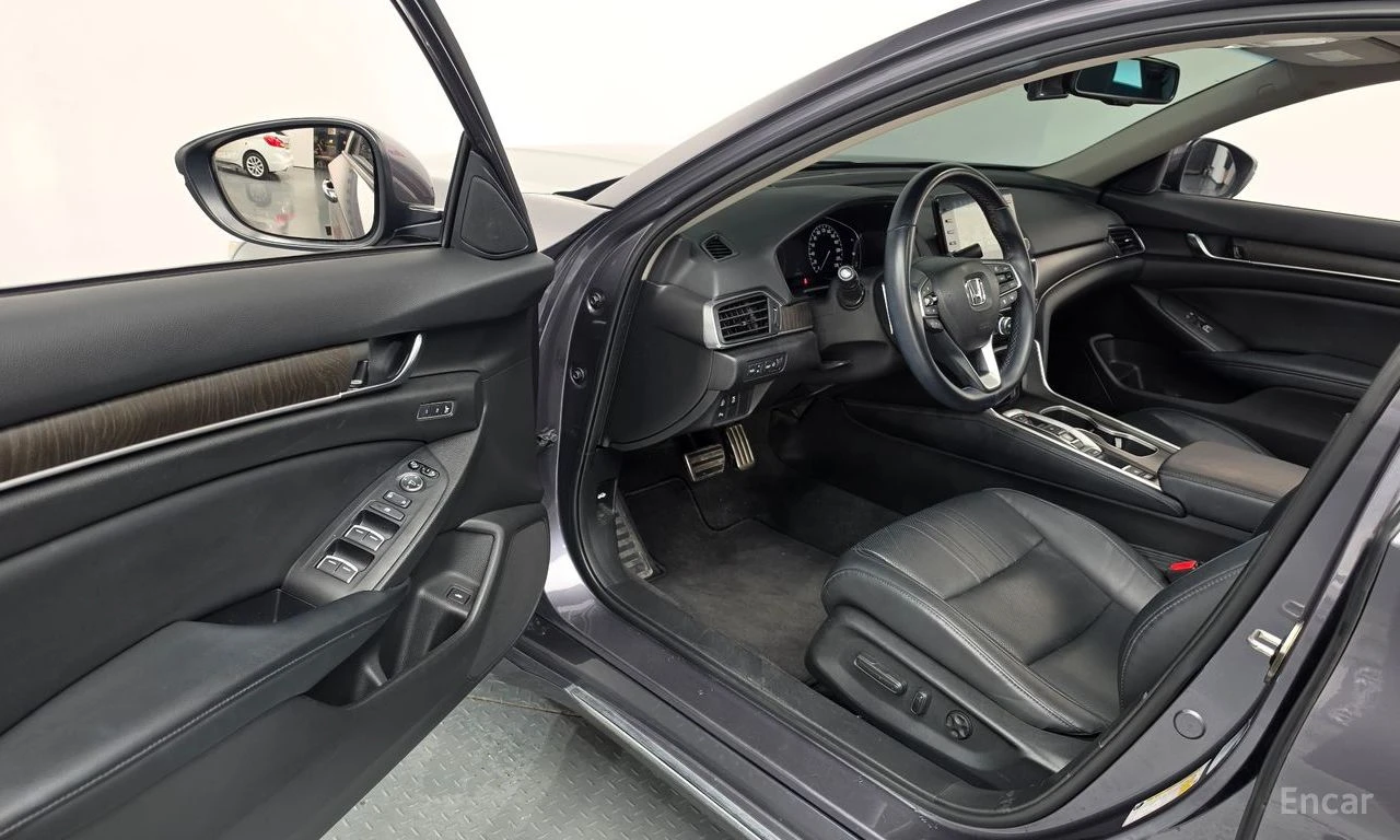 Honda Accord 2.0* TURBO* SPORT* DISTRONIC* ХЕДЪП* КРАЙНА ЦЕНА, снимка 8 - Автомобили и джипове - 55987663