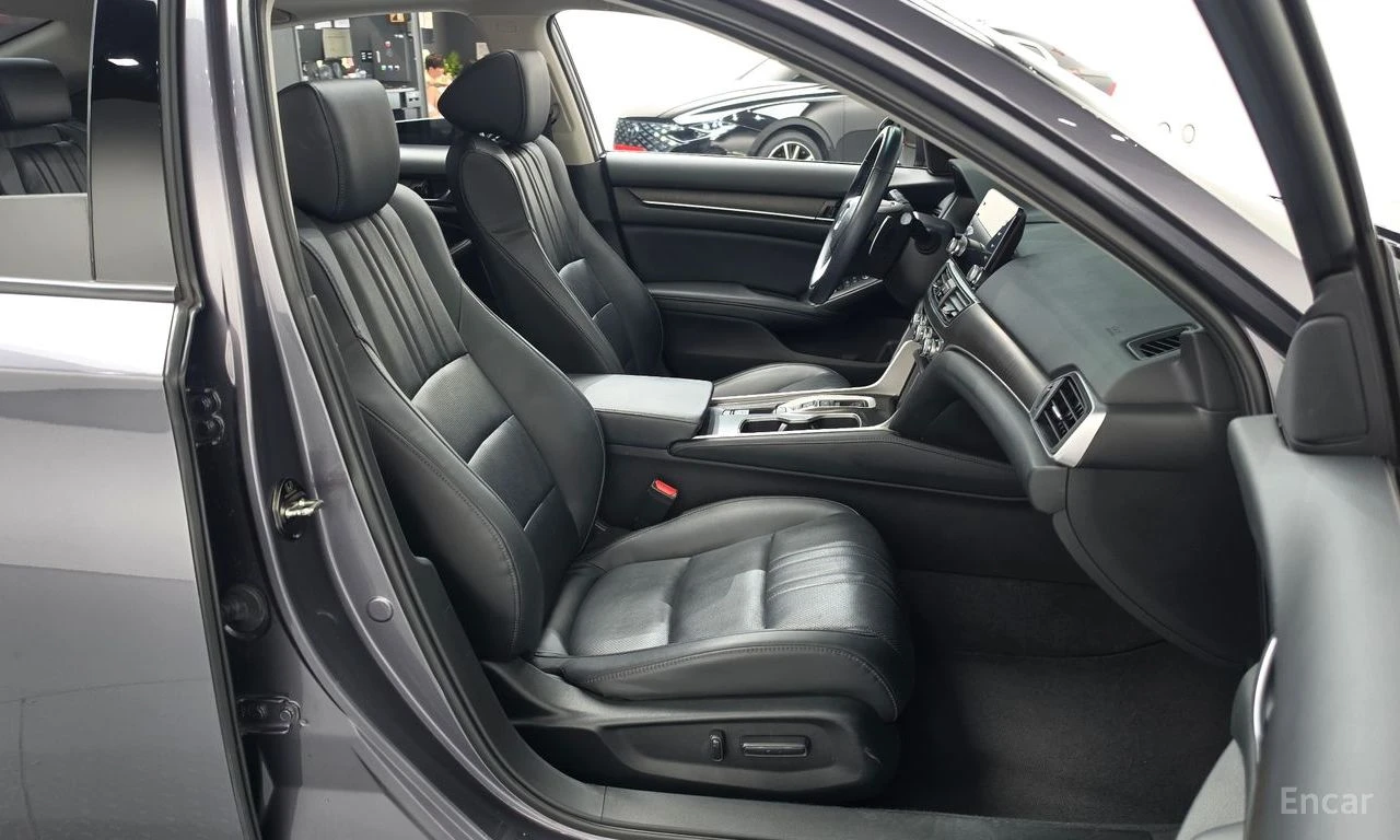 Honda Accord 2.0* TURBO* SPORT* DISTRONIC* ХЕДЪП* КРАЙНА ЦЕНА, снимка 9 - Автомобили и джипове - 55987663