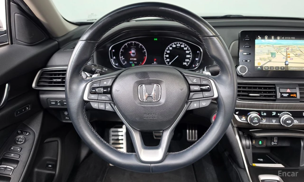 Honda Accord 2.0* TURBO* SPORT* DISTRONIC* ХЕДЪП* КРАЙНА ЦЕНА, снимка 11 - Автомобили и джипове - 55987663