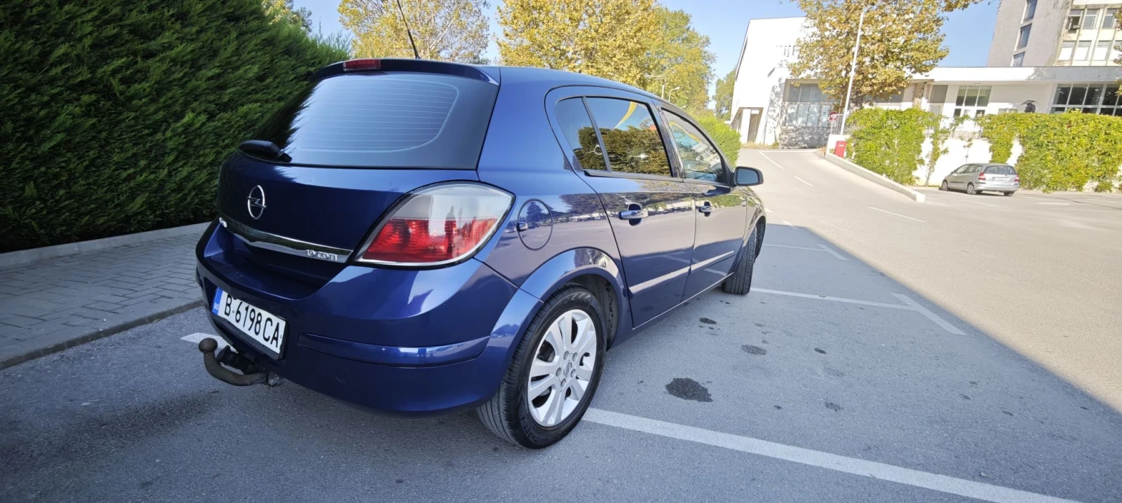 Opel Astra 1.9 CDTI, снимка 3 - Автомобили и джипове - 56737792