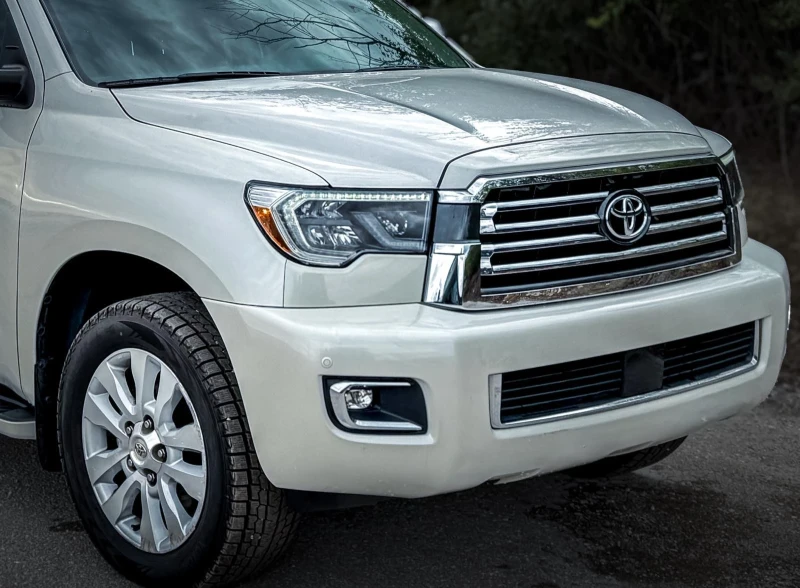 Toyota Sequoia 5.7i V8 4x4 Platinum , снимка 4 - Автомобили и джипове - 52923715