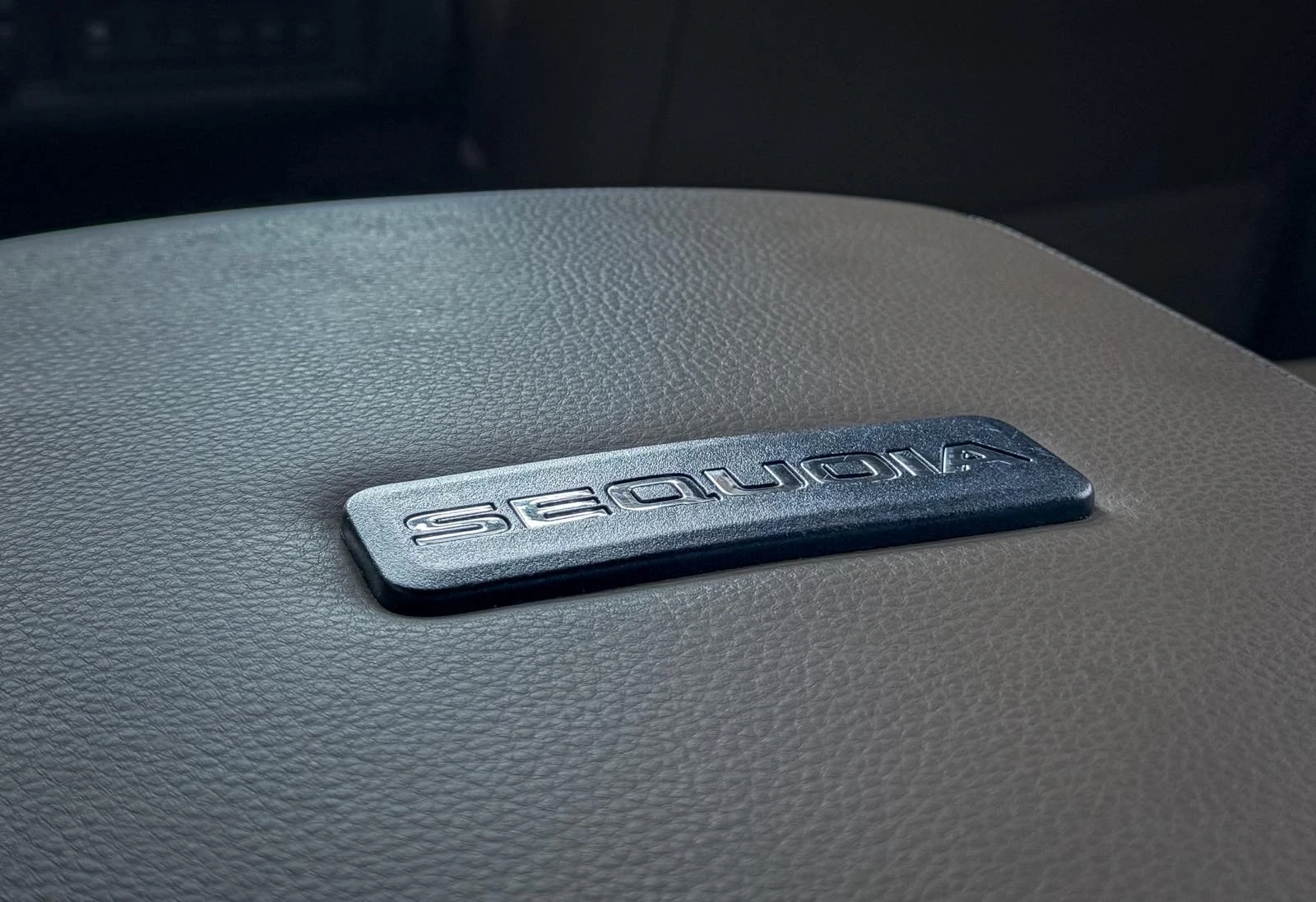 Toyota Sequoia 5.7i V8 4x4 Platinum  | Mobile.bg � ����������� 10