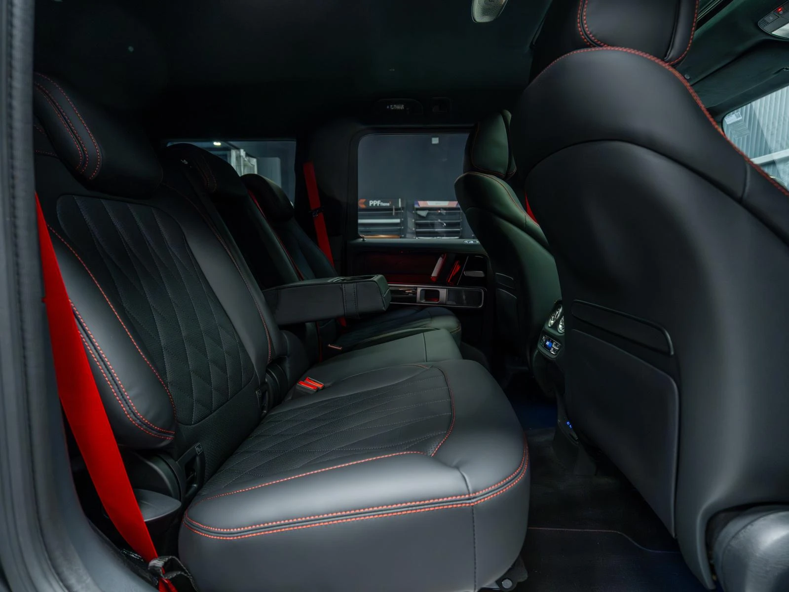 Mercedes-Benz G 63 AMG FACELIFT CARBON AMG ACTIVE RIDE CONTROL BURMESTER  - изображение 9