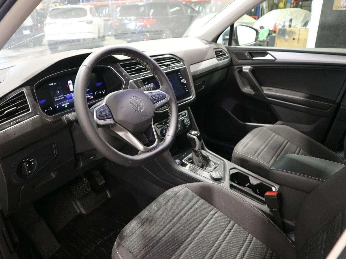 VW Tiguan * Trendline* 4X4* ФИКСИРАНА ЦЕНА ДО БЪЛГАРИЯ* , снимка 12 - Автомобили и джипове - 54913634