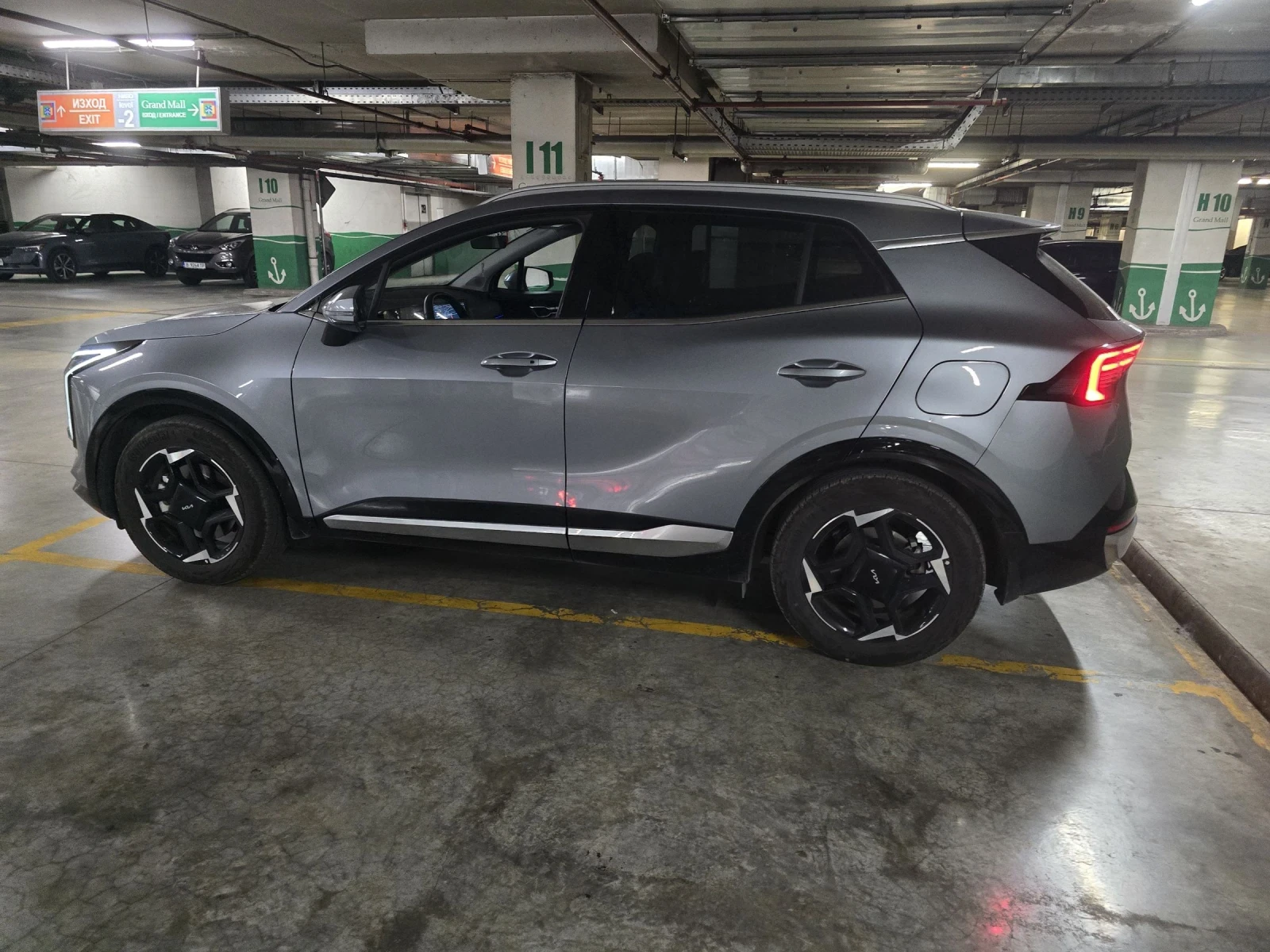 Kia Sportage 1.6 HEV 6AT, снимка 9 - Автомобили и джипове - 55362255