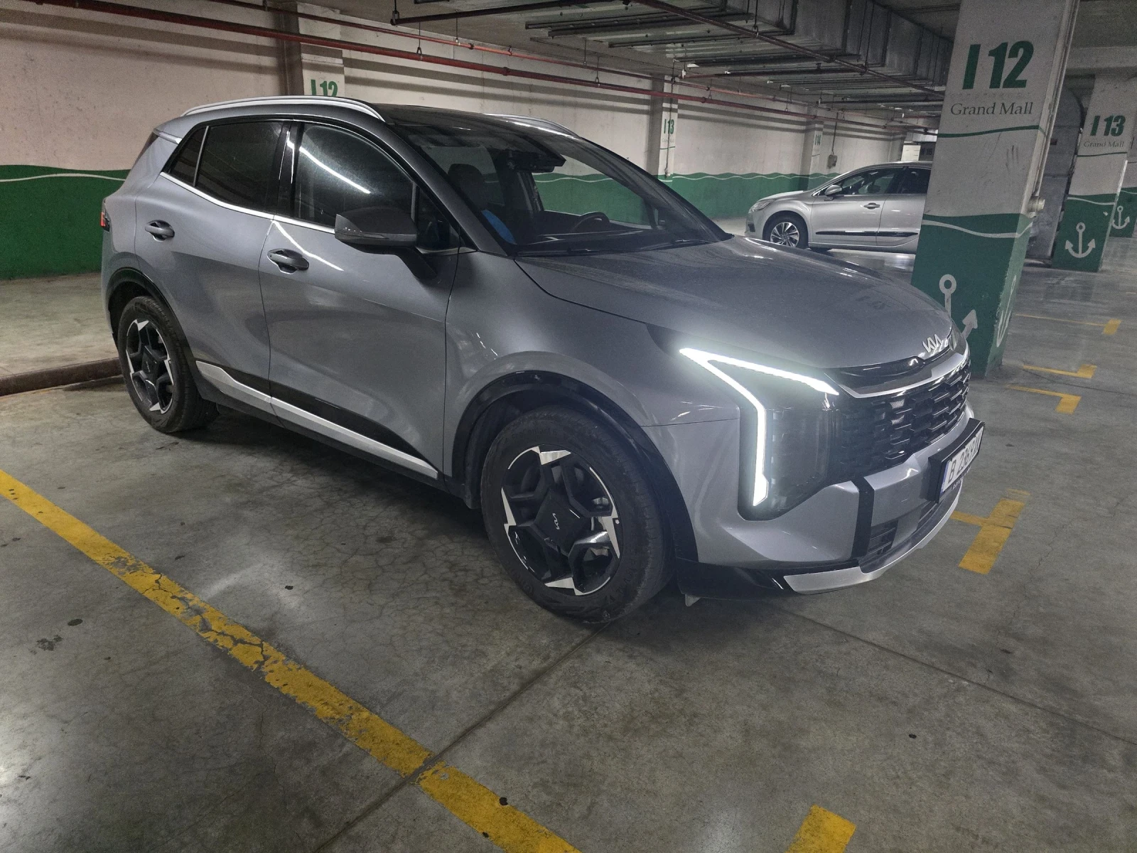 Kia Sportage 1.6 HEV 6AT, снимка 8 - Автомобили и джипове - 55362255