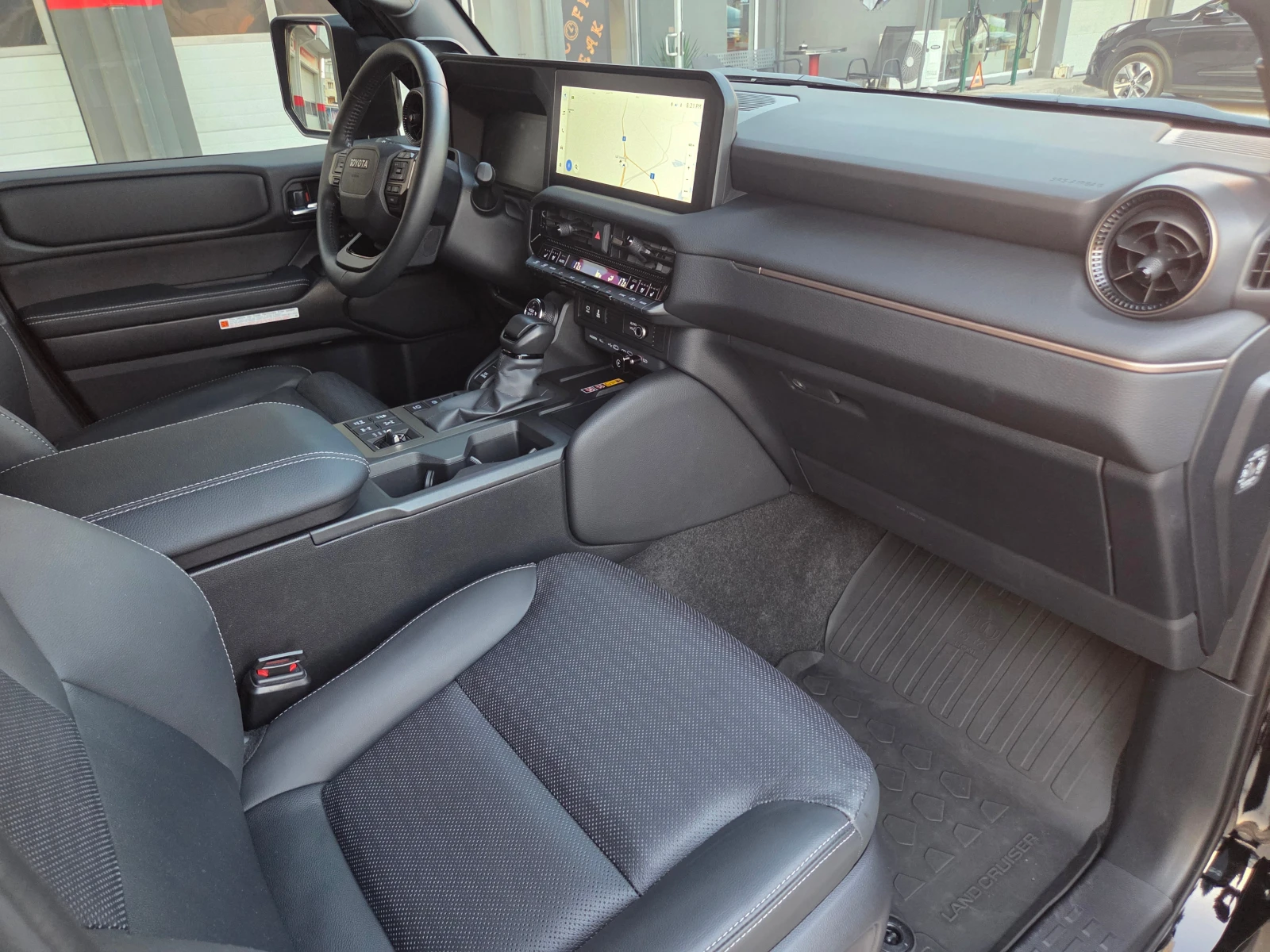 Toyota Land cruiser LC250/2.8d/LUXURY/JBL/HEAD-UP/HOB!!!Гаранция!!!, снимка 15 - Автомобили и джипове - 55501416