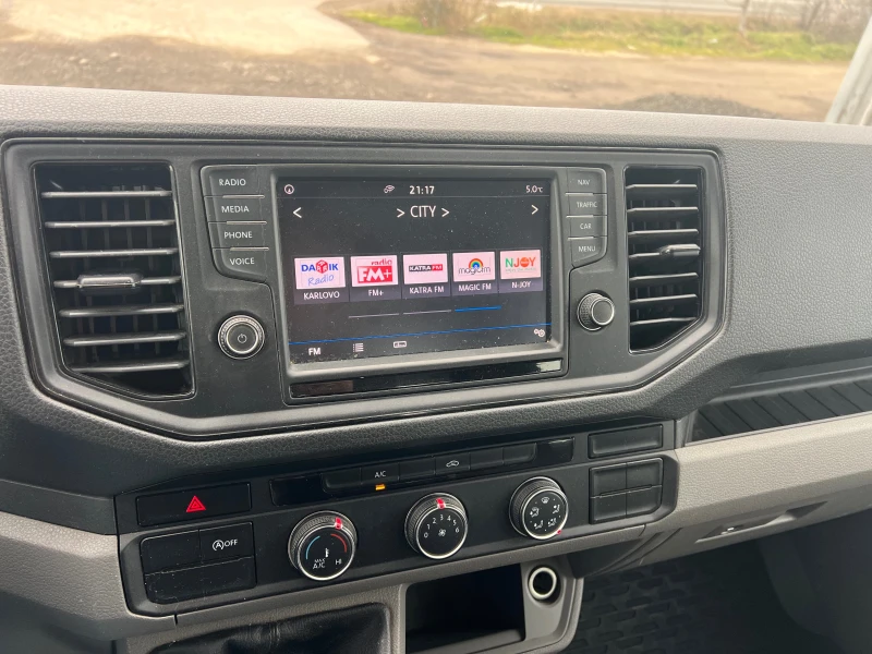 VW Crafter 2.0TDI 5+ 1/3, 50м/NAVI/EURO6, снимка 15 - Бусове и автобуси - 53119125