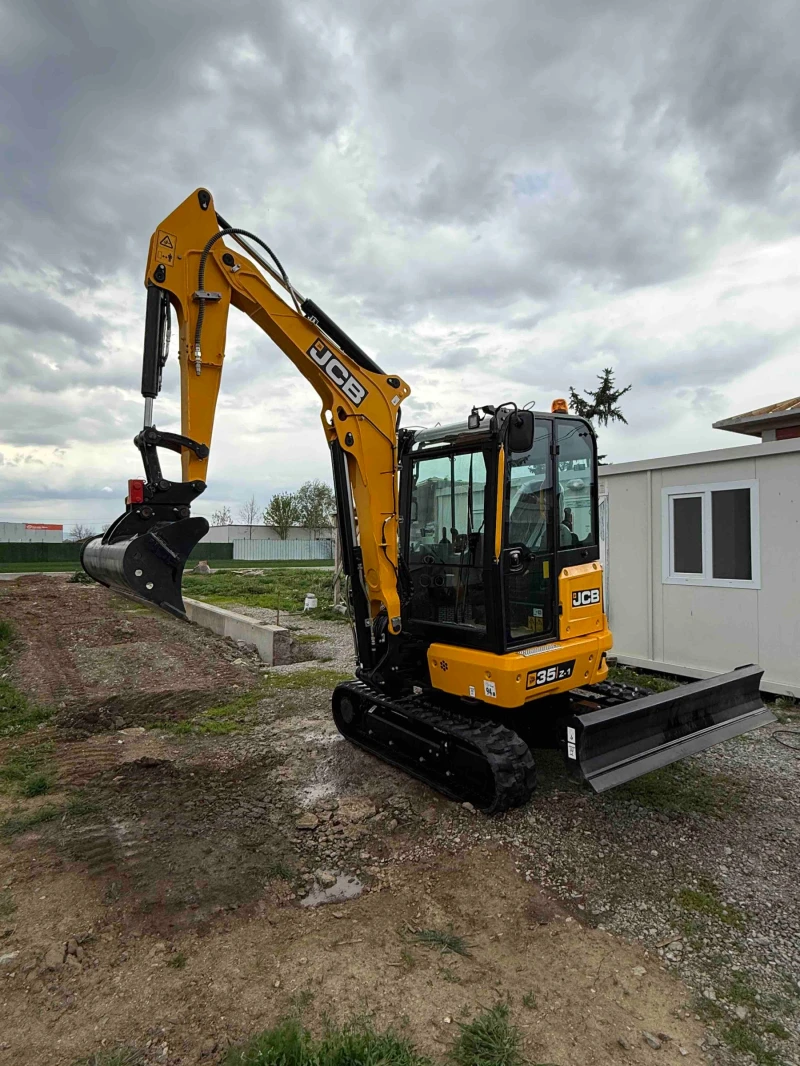 Багер JCB 35Z-1