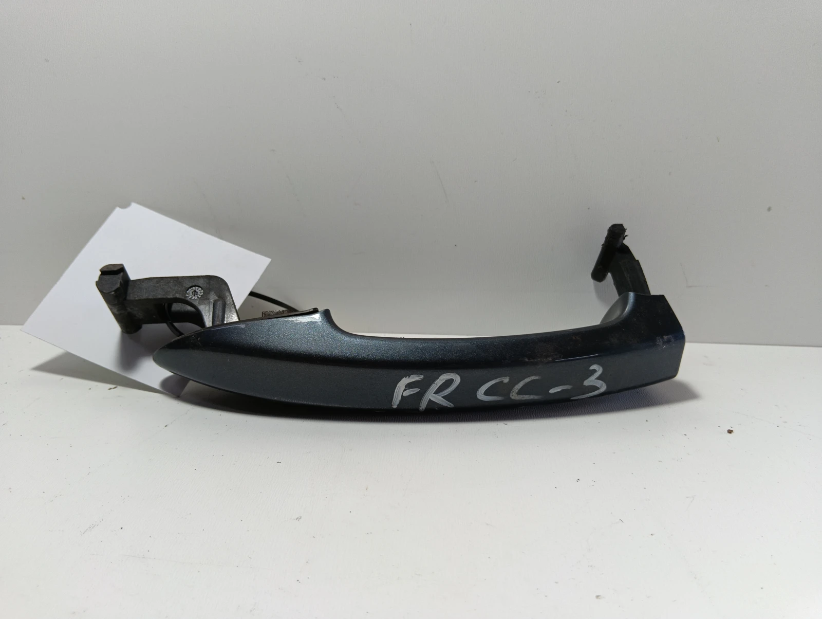 външна дръжка (предна дясна) 3C0837206A сива VW Passat CC