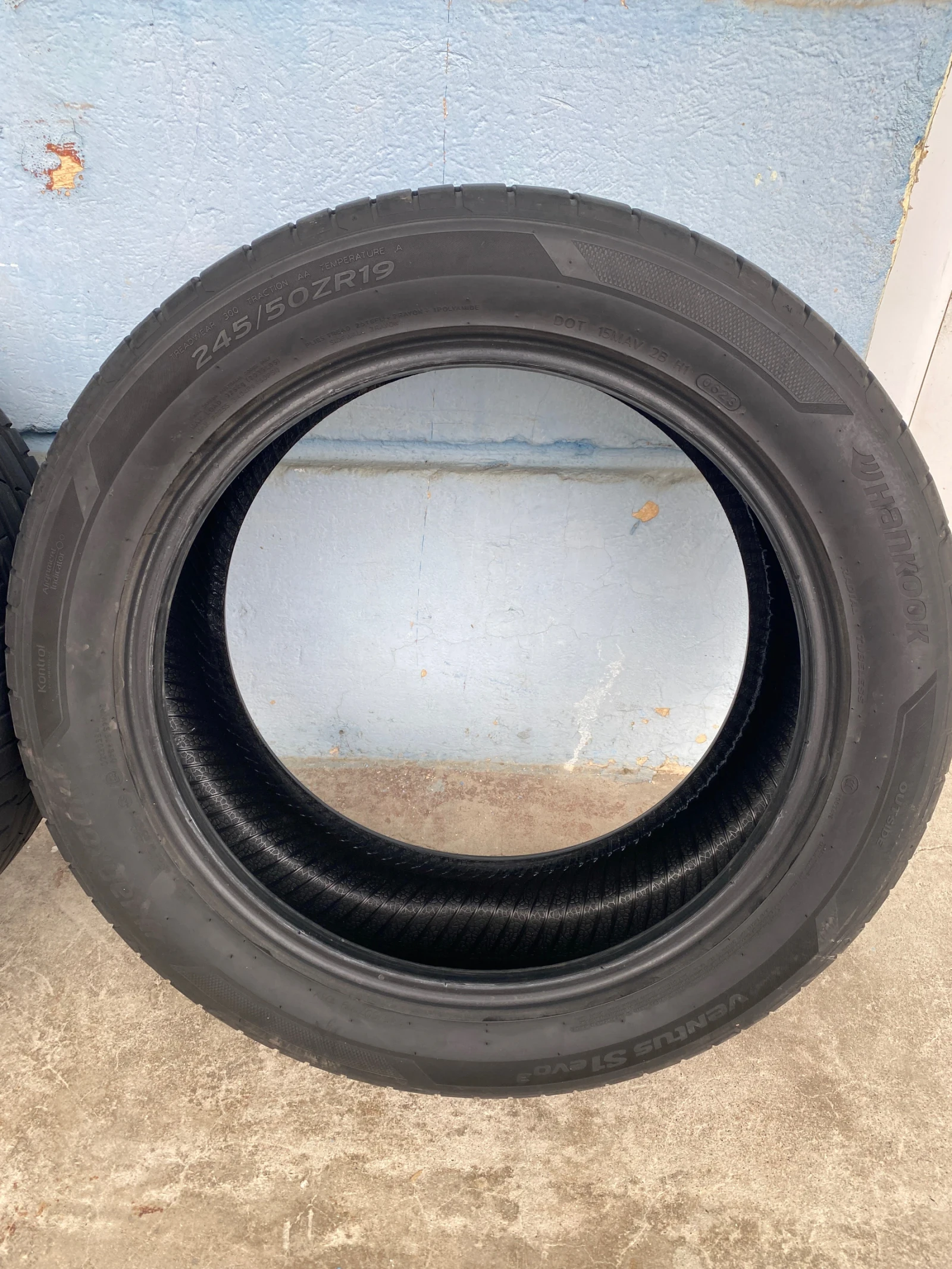 Гуми Летни 245/50R19, снимка 2 - Гуми и джанти - 54083781