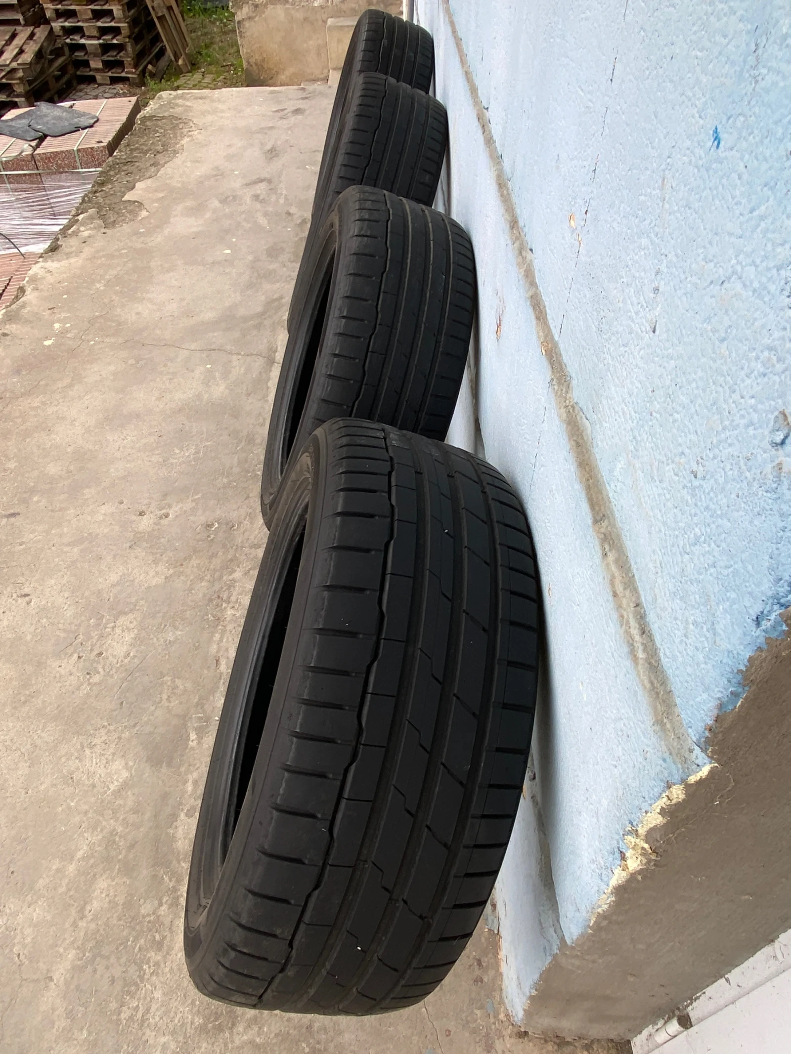 Гуми Летни 245/50R19, снимка 4 - Гуми и джанти - 54083781