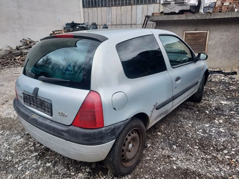 Renault Clio 1.4, снимка 3 - Автомобили и джипове - 44368942