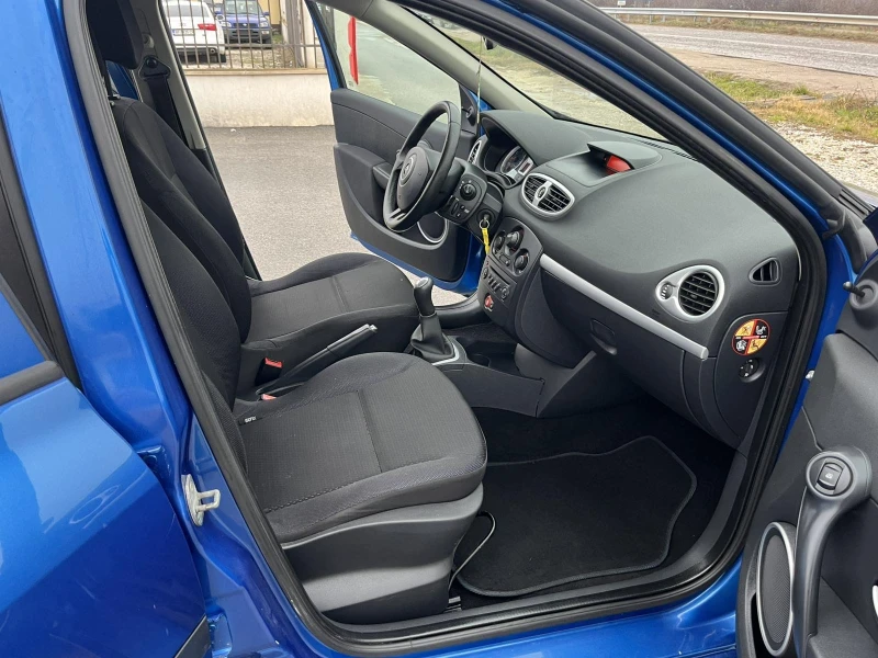 Renault Clio 1.6I 88кс 111 000км КЛИМАТИК КАТО НОВО, снимка 11 - Автомобили и джипове - 48299152