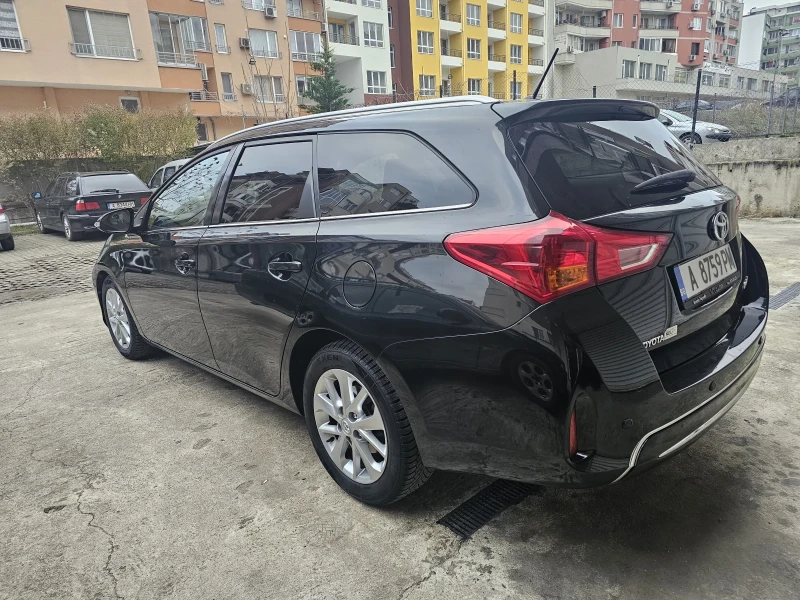 Toyota Auris, снимка 6 - Автомобили и джипове - 49574322