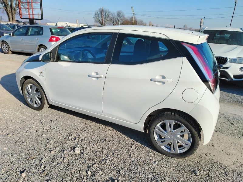 Toyota Aygo 1.0 БЕНЗИН, снимка 9 - Автомобили и джипове - 49174521