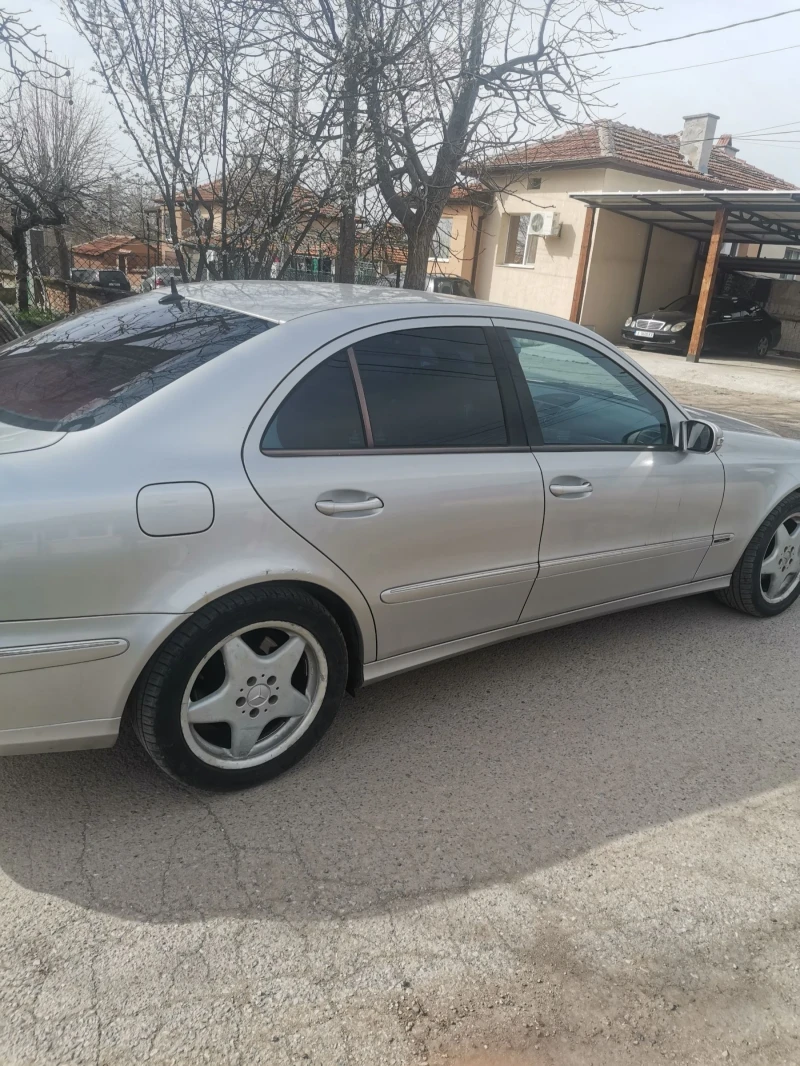 Mercedes-Benz E 270, снимка 7 - Автомобили и джипове - 53009949