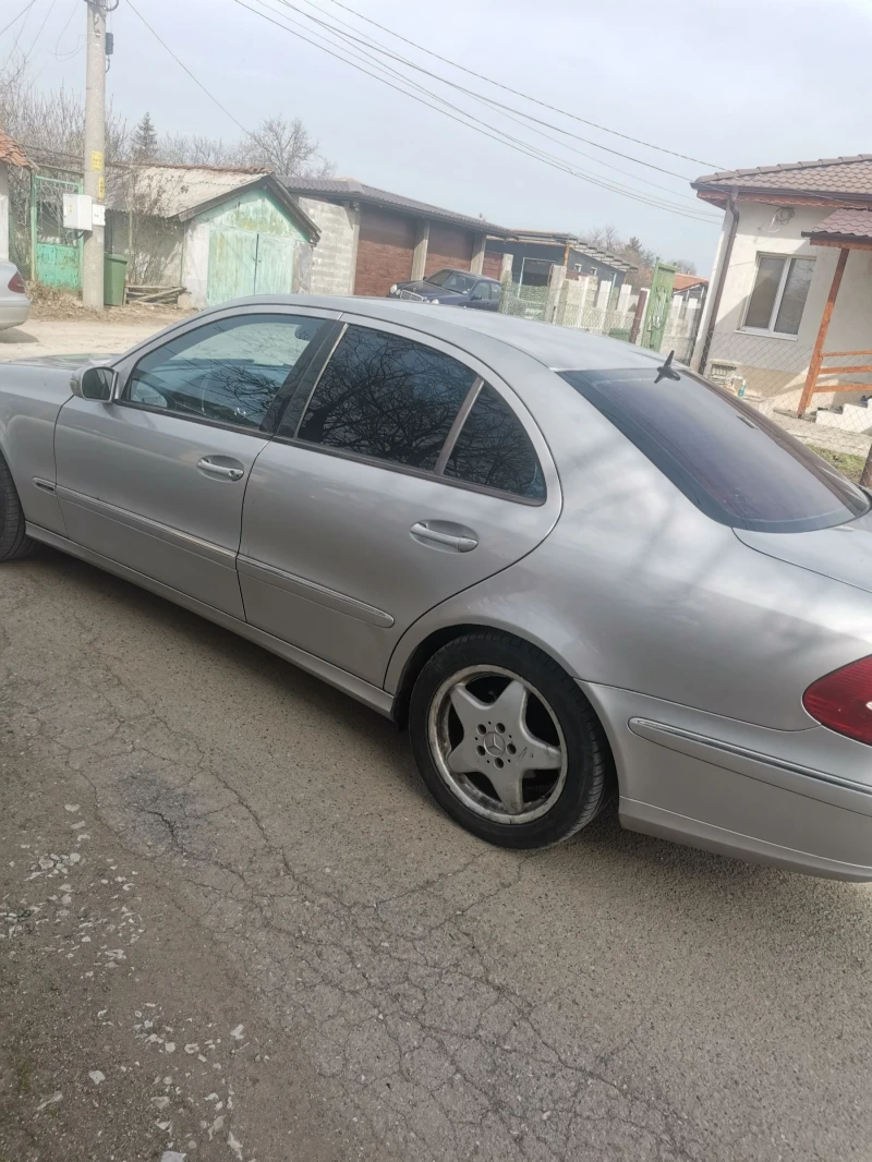 Mercedes-Benz E 270, снимка 6 - Автомобили и джипове - 53009949