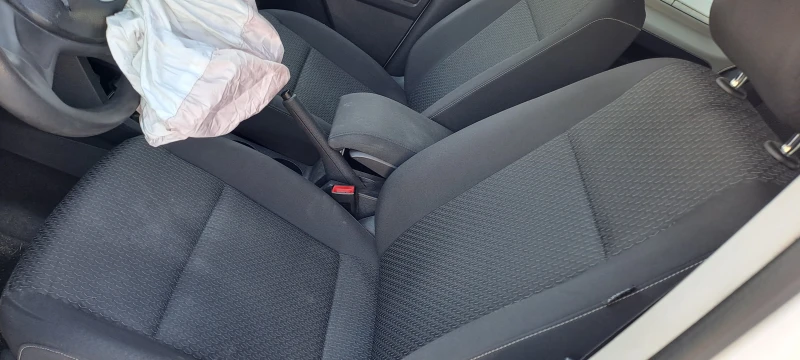 VW Caddy 1.4TGi 6скорости, снимка 4 - Автомобили и джипове - 51361573