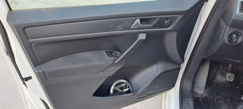 VW Caddy 1.4TGi 6скорости, снимка 6 - Автомобили и джипове - 51361573