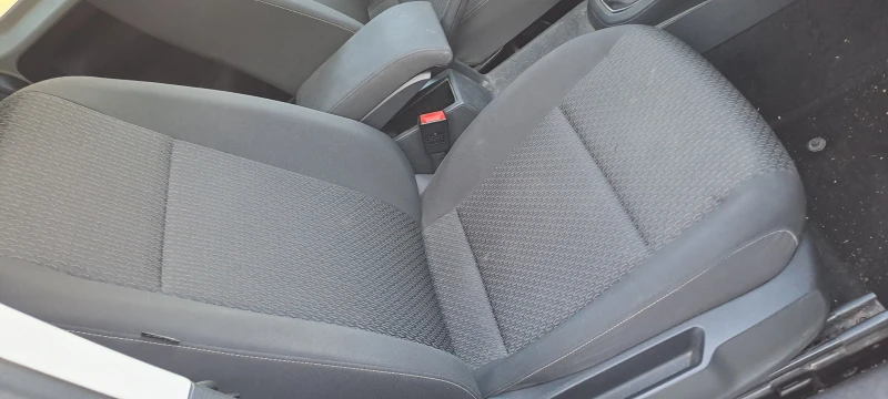 VW Caddy 1.4TGi 6скорости, снимка 11 - Автомобили и джипове - 51361573