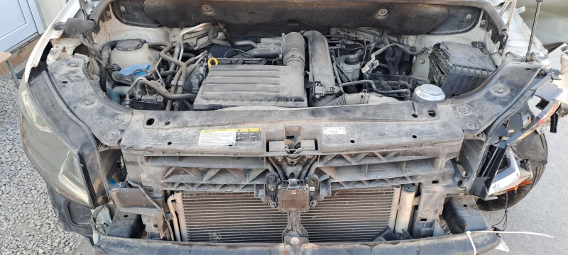 VW Caddy 1.4TGi 6скорости, снимка 8 - Автомобили и джипове - 51361573