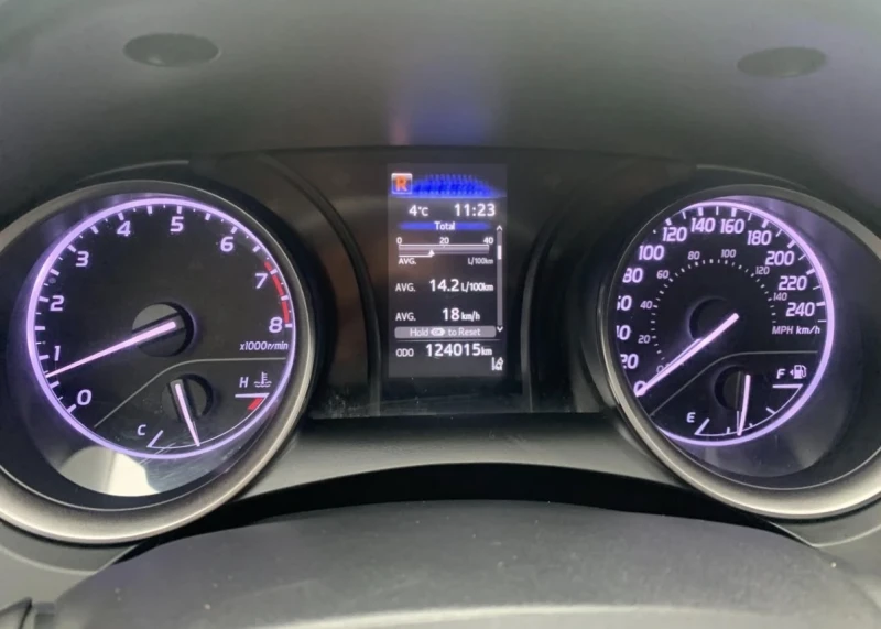 Toyota Camry КАМЕРА * * ПОДГРЕВИ * * КРУИЗ КОНТРОЛ * * ЕЛ САЛОН, снимка 10 - Автомобили и джипове - 53240314