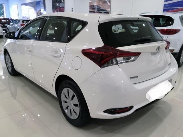 Toyota Auris 1.4, снимка 2 - Автомобили и джипове - 45944455
