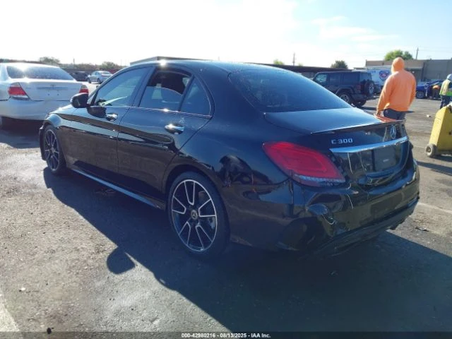 Mercedes-Benz C 300  - изображение 4