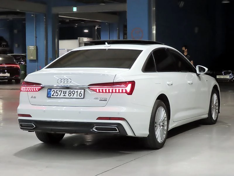 Audi A6 * 45TFSI* QUATTRO* PREMIUM* Без* Инциденти* Ценадо, снимка 2 - Автомобили и джипове - 55576855